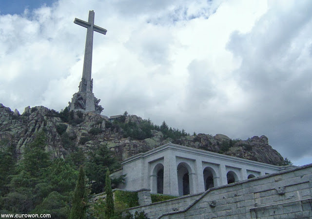 La Cruz del Valle de los Caídos en Madrid