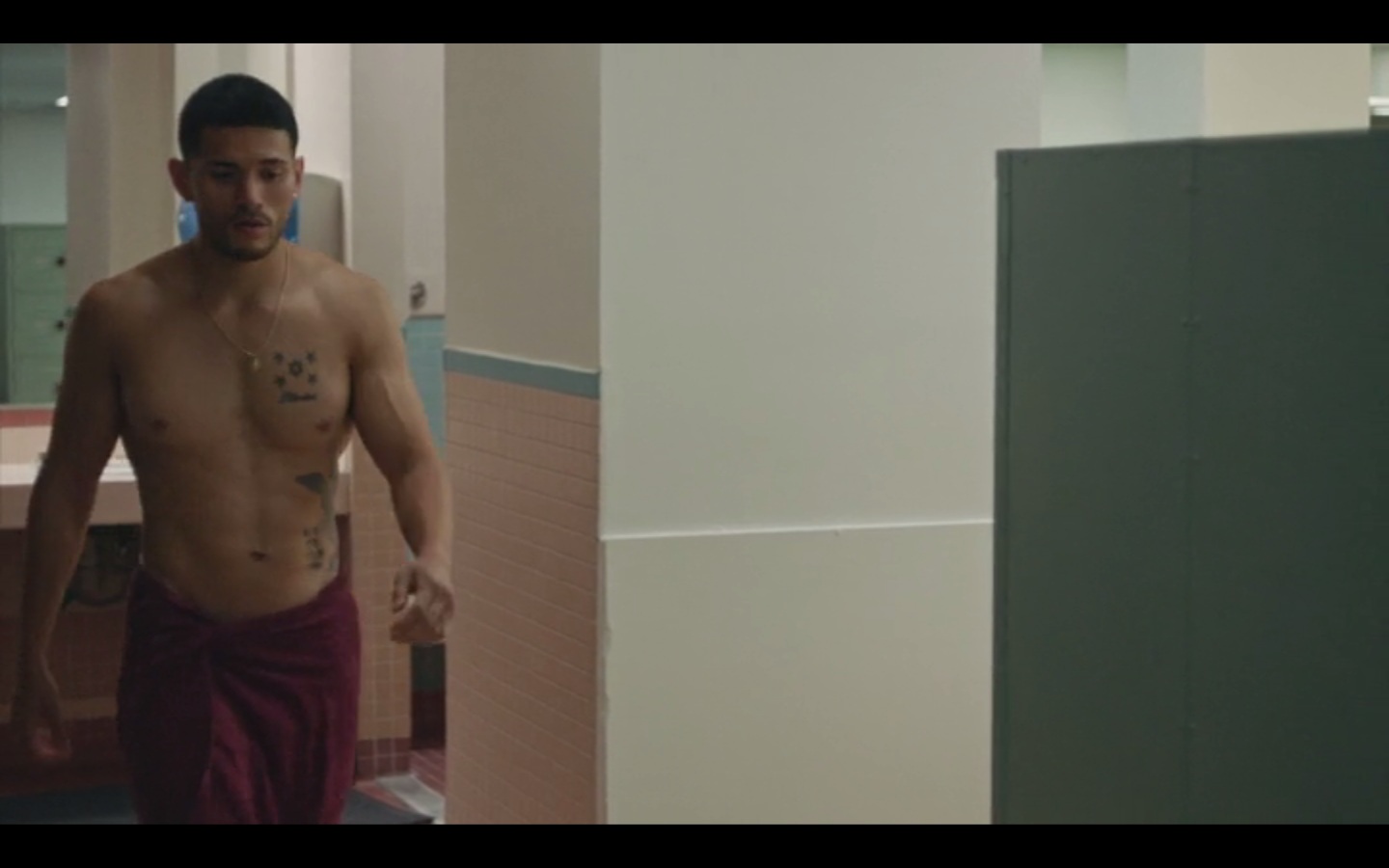 EvilTwin's Male Film & TV Screencaps 2: SMILF 1x04 - Miguel Gomez ...