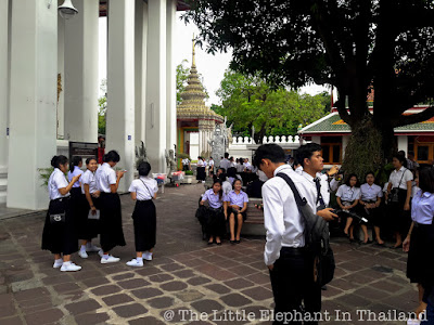 Thai students at the Wat Pho in Bangkok, Thailand