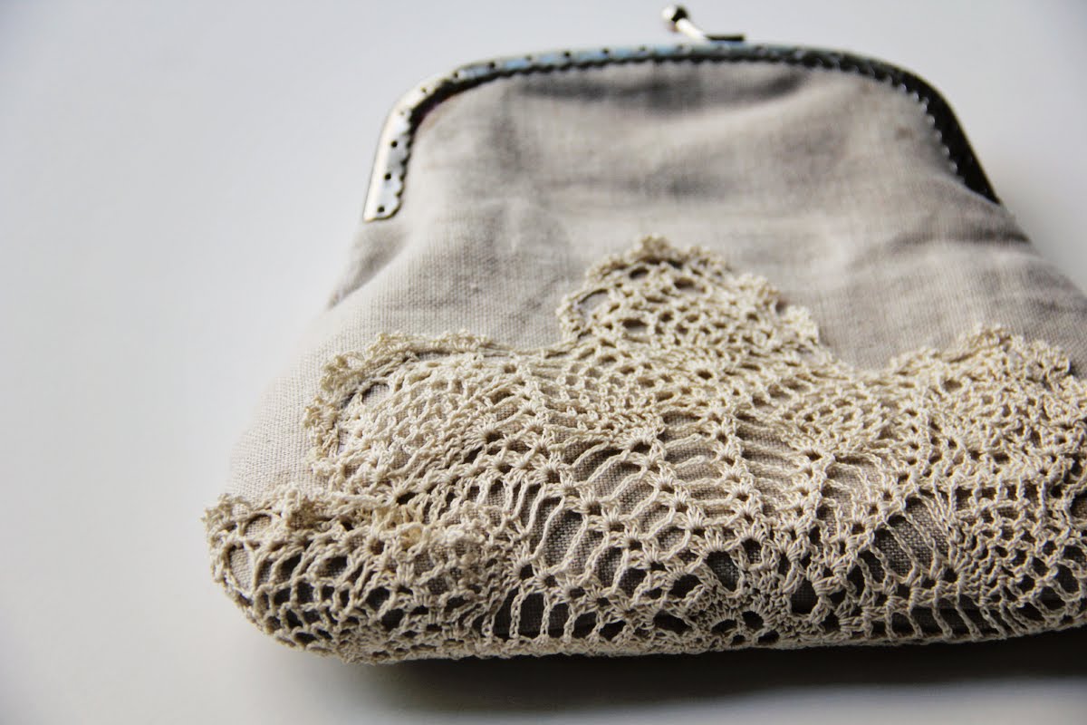 Doily Kiss Clutch - The Sewing Rabbit