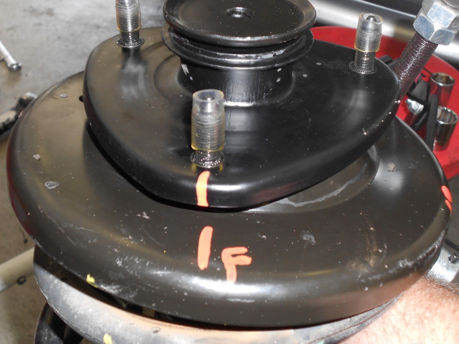 The Bug Boys: Honda Odyssey Strut Change in record time!