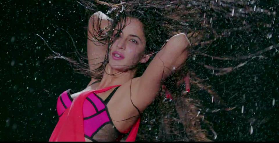 Katrina Kaif wet Dhoom 3