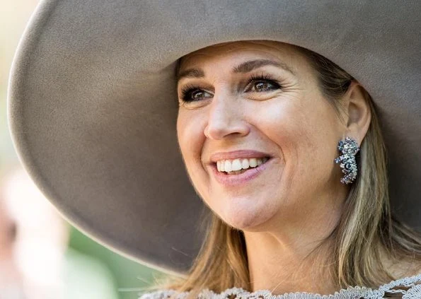 Today is May 17 and Queen Máxima of the Netherlands celebrates her 46th birthday. Princess Catharina-Amalia, Princess Alexia and Princess Ariane