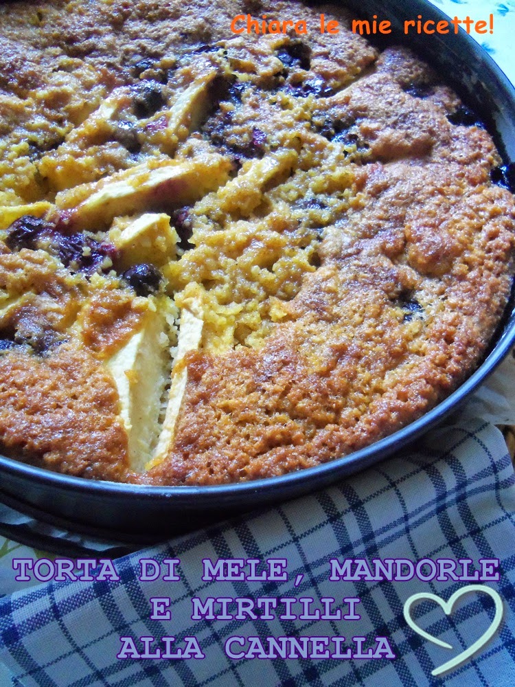 torta di mele, mandorle e mirtilli