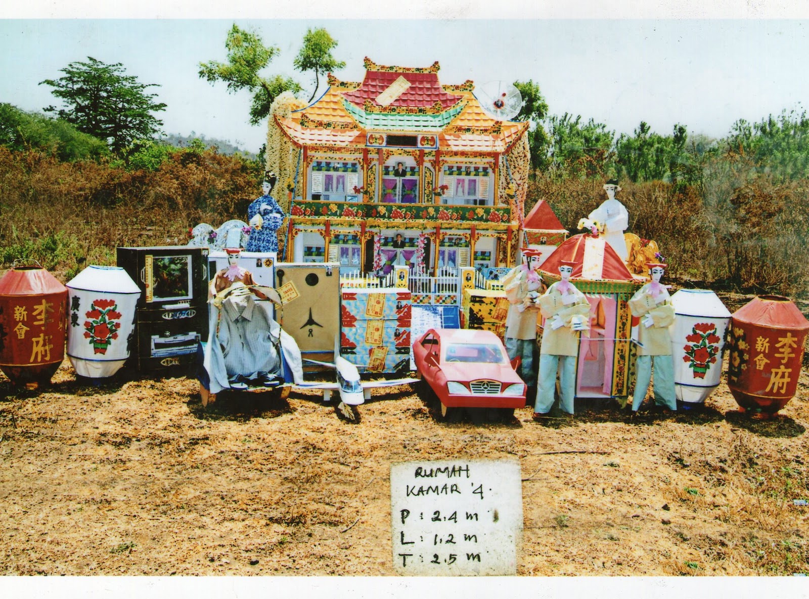 Rumah-Rumahan buat orang meninggal (Agama Konghuchu): Rumah-Rumahan