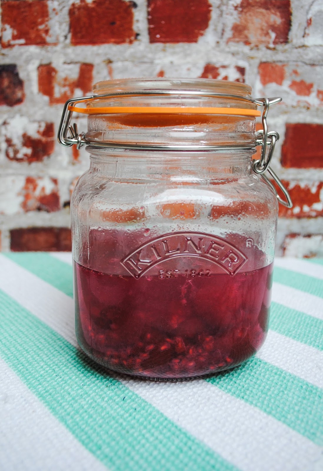 Sharkett Sisters: HOMEMADE RASPBERRY GIN