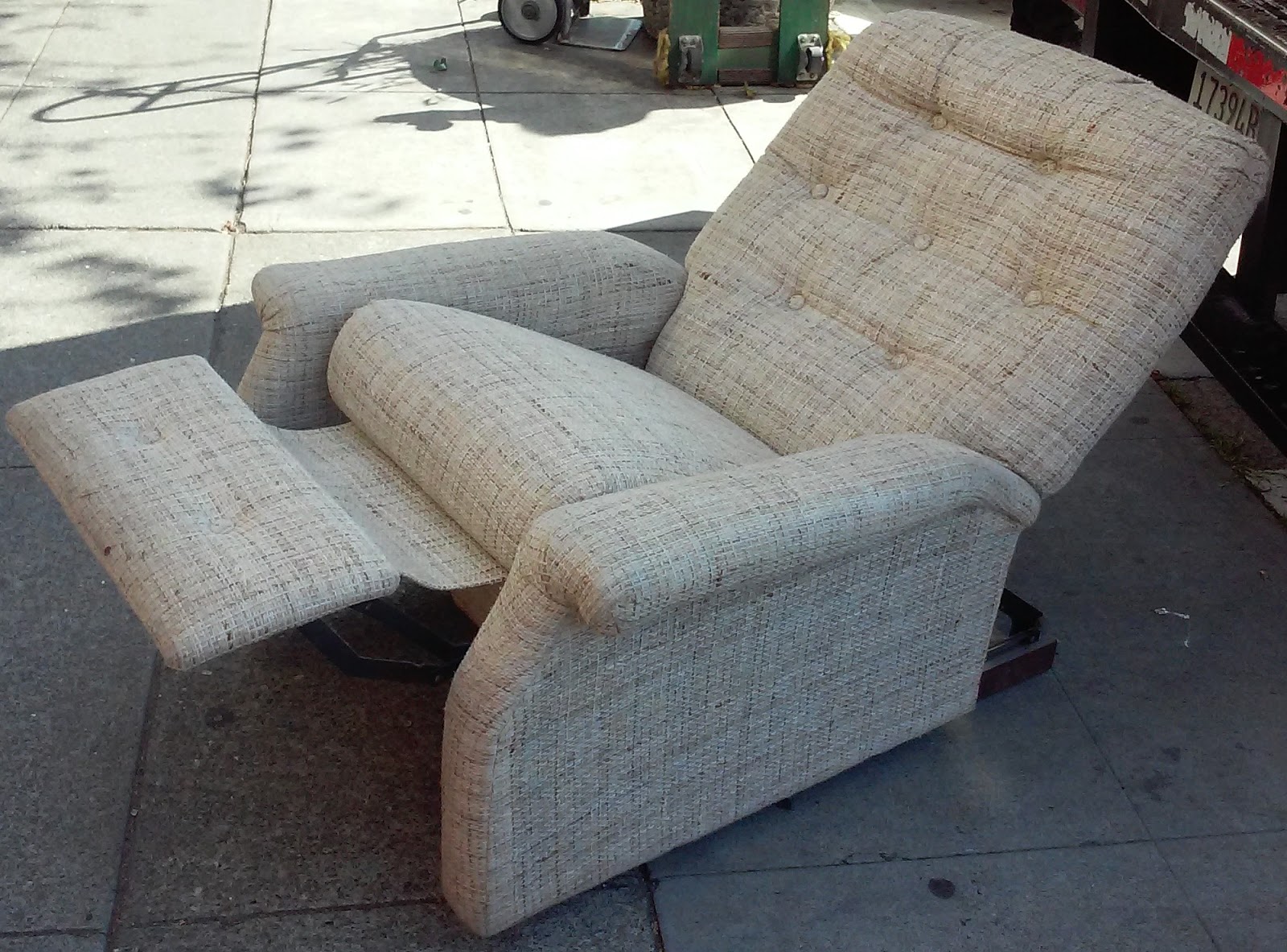 UHURU FURNITURE & COLLECTIBLES: SOLD #14339 Oatmeal Tweed Vintage