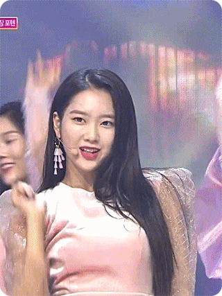 쇼챔에서 여러가지 매력을 보여주는 오마이걸 지호.gif | 인스티즈