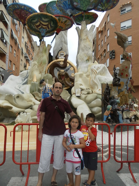 Hogueras, Alicante, fiestas, familia, 