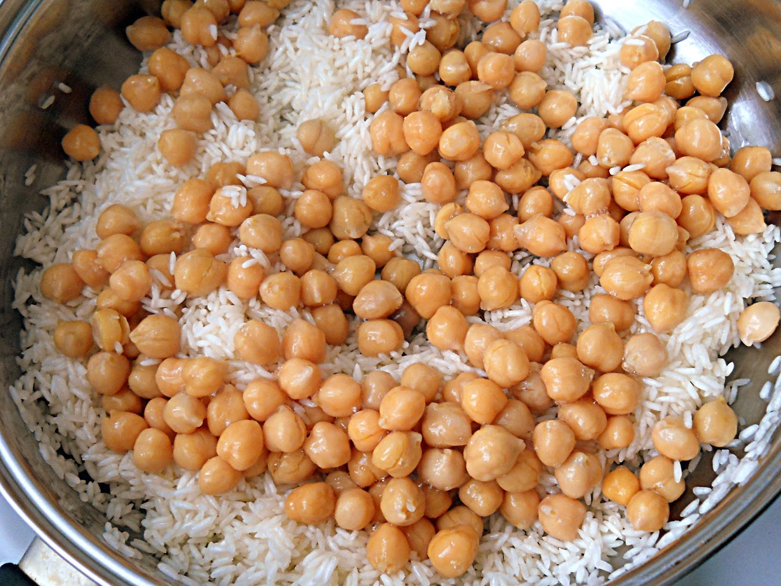 Arome si culori Nohutlu pilav Pilaf turcesc cu naut