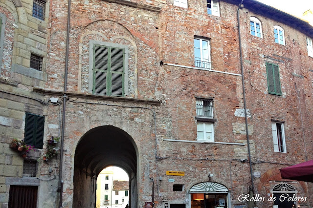 Anfiteatro de Lucca Plaza del Mercado Anfiteatro de Lucca Plaza del Mercado