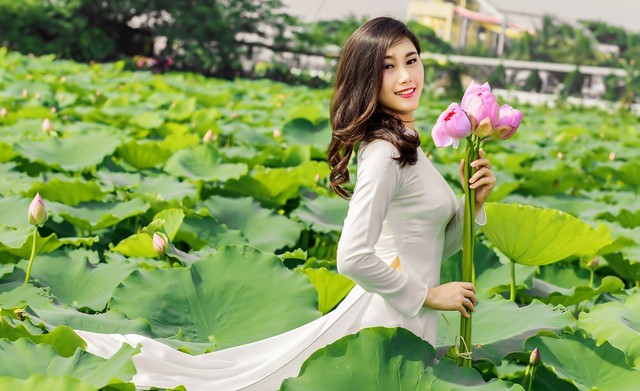 anh-thieu-nu-mac-ao-dai anh-thieu-nu-mac-ao-dai