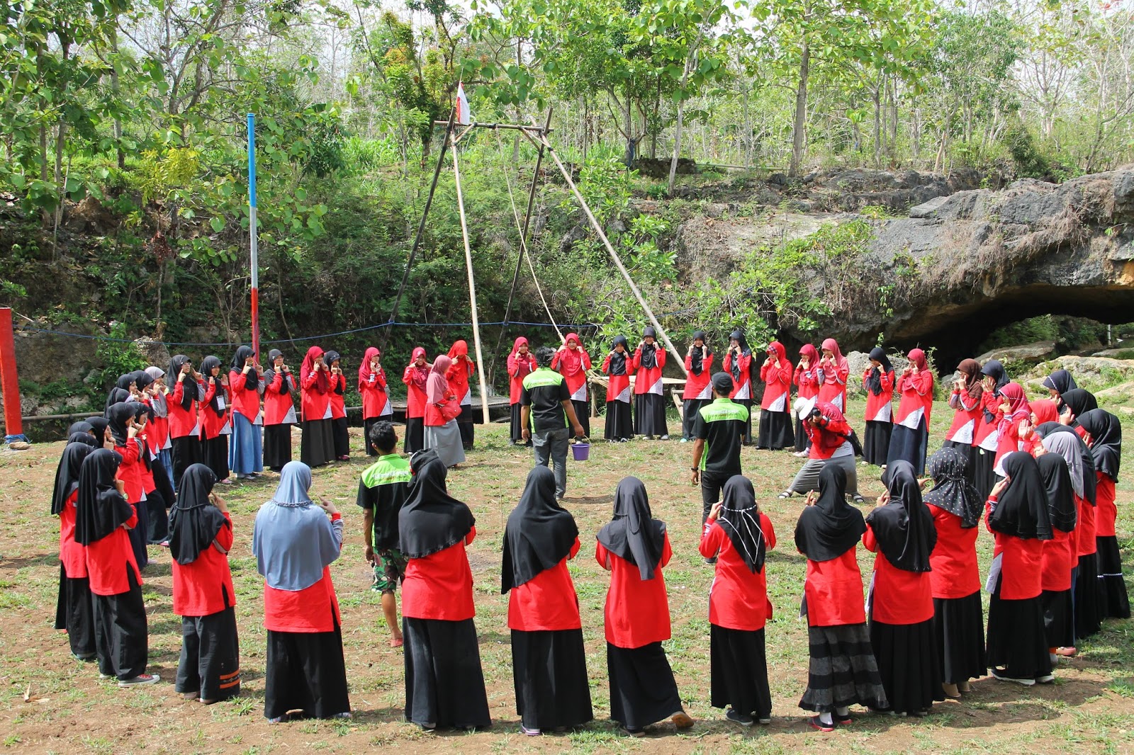 Outbond Profesional di Wirawisata Goa Pindul | Official ...