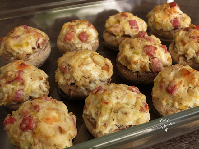 Champiñones rellenos de queso crema y jamón - Stuffed mushrooms with cream cheese and serrano ham Champiñones rellenos de queso crema y jamón - Stuffed mushrooms with cream cheese and serrano ham