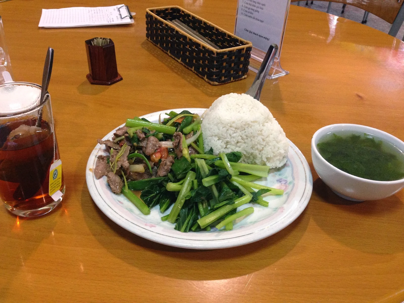 lunchset-noibaiairport　ノイバイ空港の定食