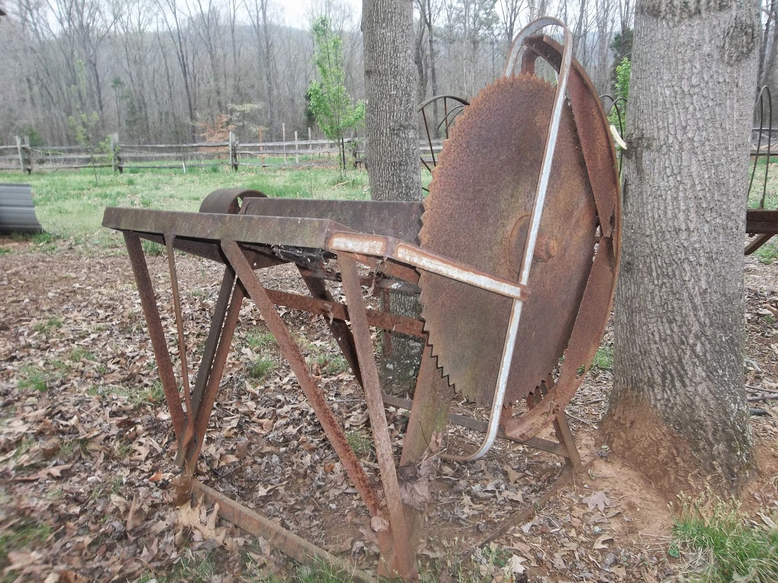 McCoy Farm and Folk Art Cut Off Saw