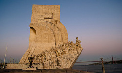Foto monumento a los descubrimientos en Lisboa