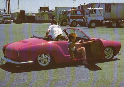 VOLKSWAGEN MAGGIOMODELLI: SEXY VOLKSWAGEN KARMANN GHIA D'EPOCA