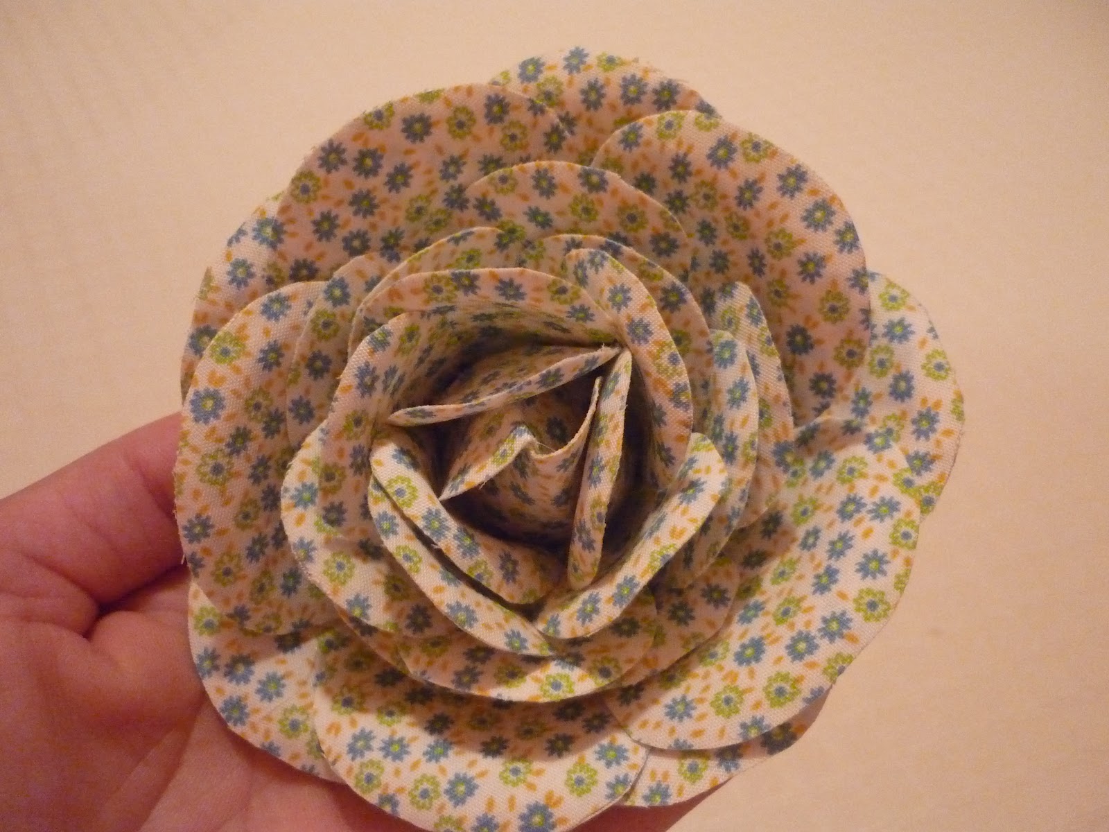 mis manualidades Flor de tela