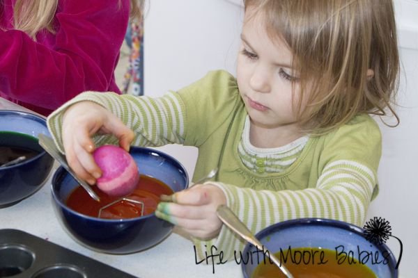 Make your own rhyming eggs to get some hands-on practice with rhymes using a fun egg hunt!