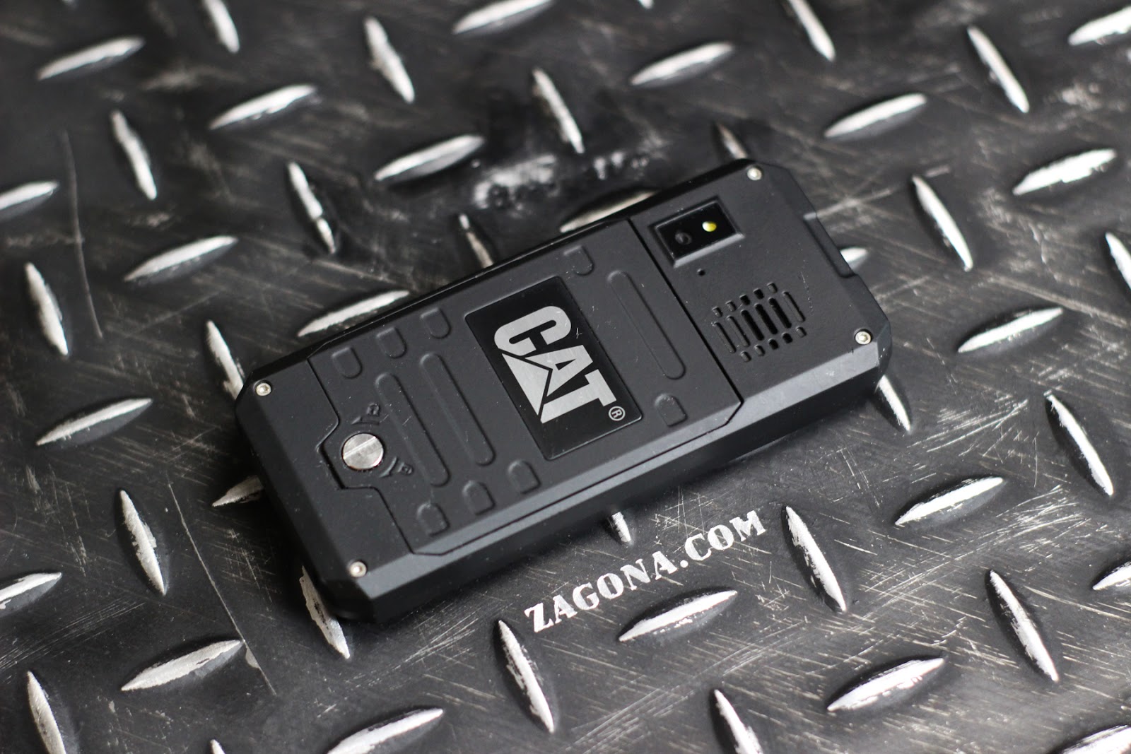 Caterpillar CAT B30 Handphone Outdoor Murah Sonim, Caterpillar