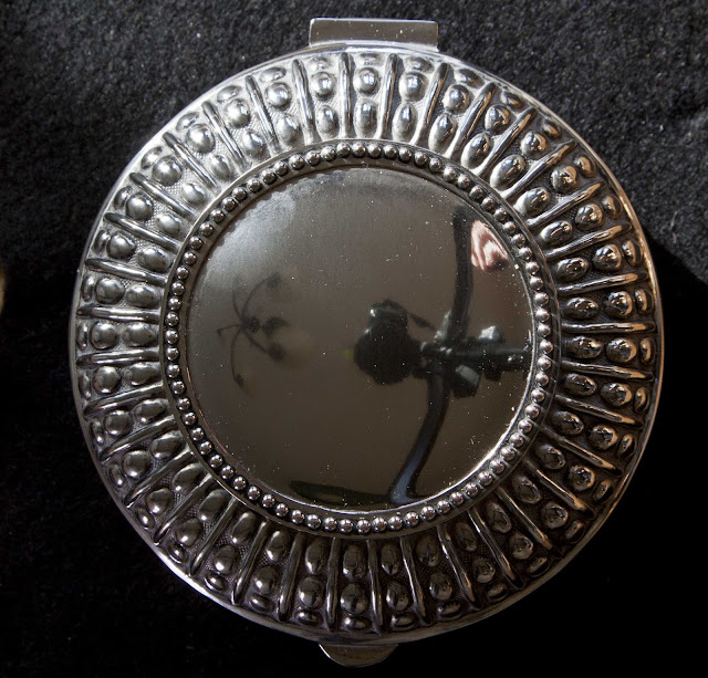 The Art of Photography Shiny surfaces