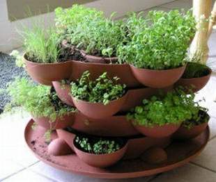 Live Life Love And Laughter Making A Herb Garden Layered Effect Herb Garden This Would Work Equally Well Indoors