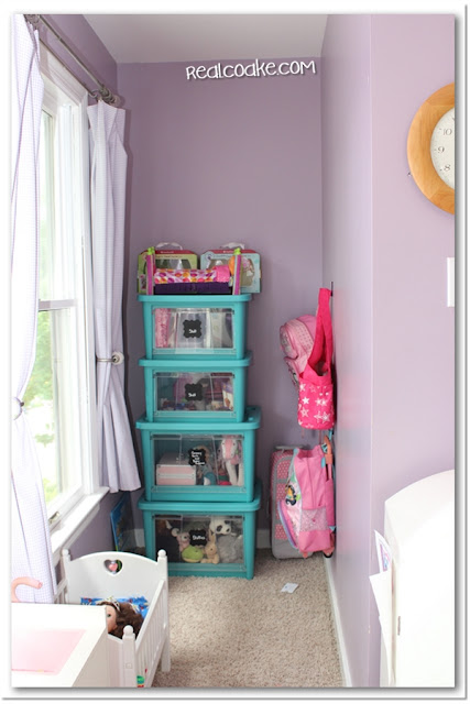 Love how great this looks and how it simplified the playroom. Easy toy storage using Rubbermaid All Access Organizers. #Organizing #Playroom #Storage #RealCoake