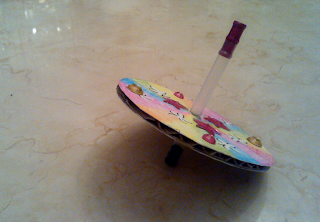 Wonderland Crafts: Spinning Tops