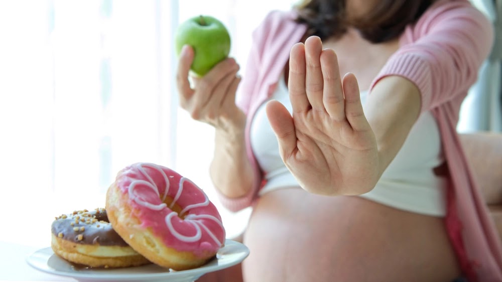 Makanan dan Minuman yang Harus Dihindari Selama Kehamilan