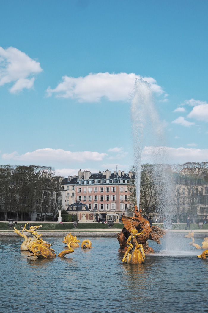 Fontaine dans les jardins du château de Versailles