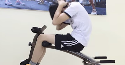 Tập bụng trên với ghế cong tập bụng Tập bụng trên với ghế cong tập bụng