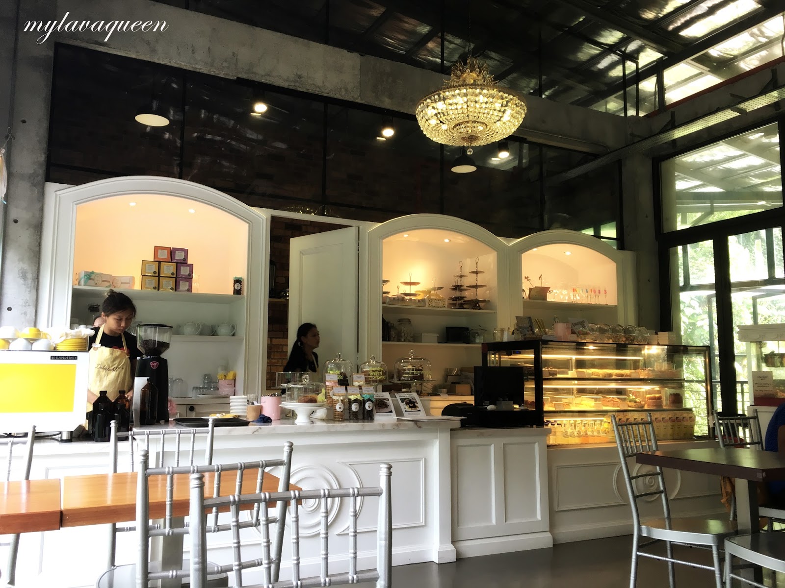 DELECTABLE HQ DESSERT CAFE GLASSHOUSE SEPUTEH Lava Queen