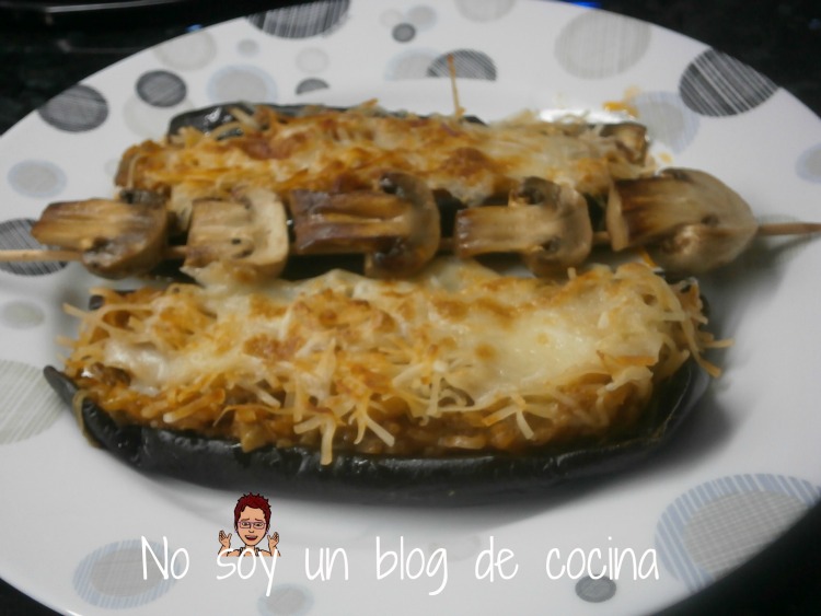 berenjenas rellenas de anchoas, hecho en microondas