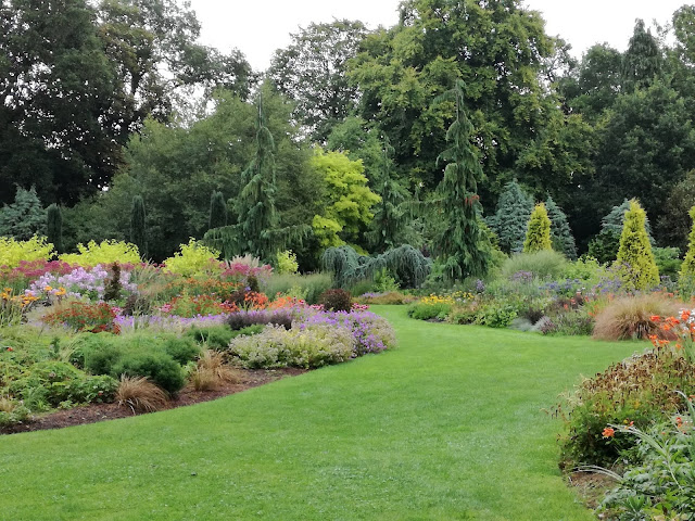 English gardens ogród angielski, rabaty wyspowe