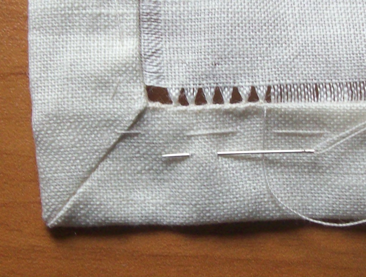 Daniela Mendola Edge with Hemstitch Orlo con Punto a giorno