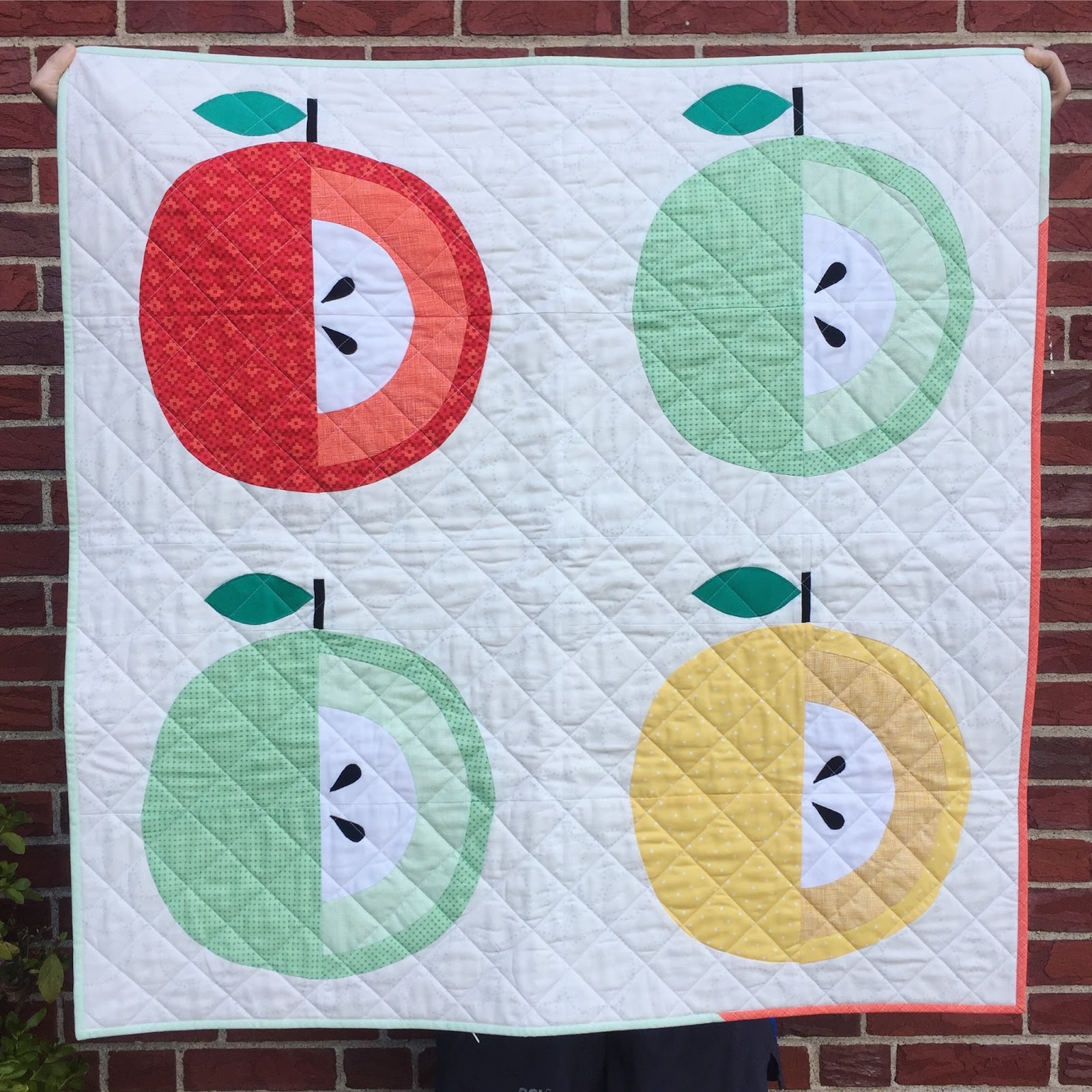 A Blue Sky Kind of Life Apple Core quilt A finish!