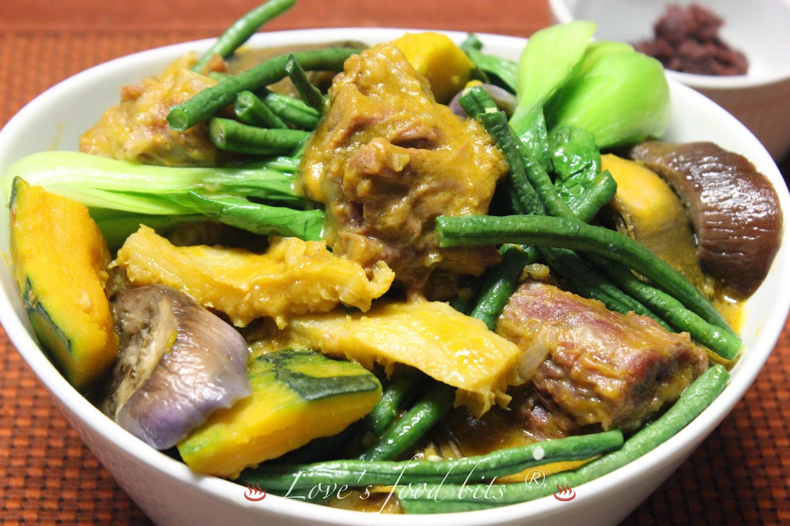 Love's Food Bits Traditional Oxtail And Tripe KareKare