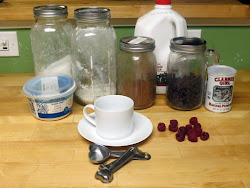 mug chocolate cake cooker pressure raspberries powdered fancy sugar
