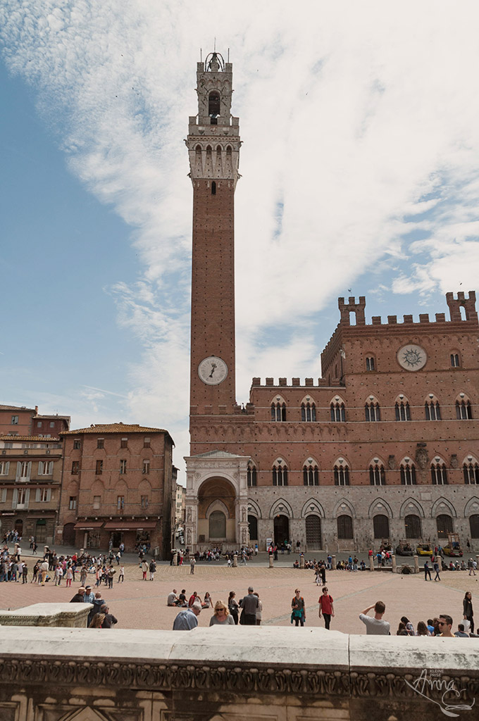 Piazza del Campo mit Torre del Mangia Piazza del Campo mit Torre del Mangia