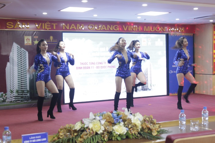 Các chương trình văn nghệ đặc sắc gửi tới quý khách hàng trong ngày giới thiệu sản phẩm Các chương trình văn nghệ đặc sắc gửi tới quý khách hàng trong ngày giới thiệu sản phẩm