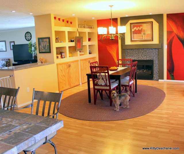 casual dining with wallpaper mural decor