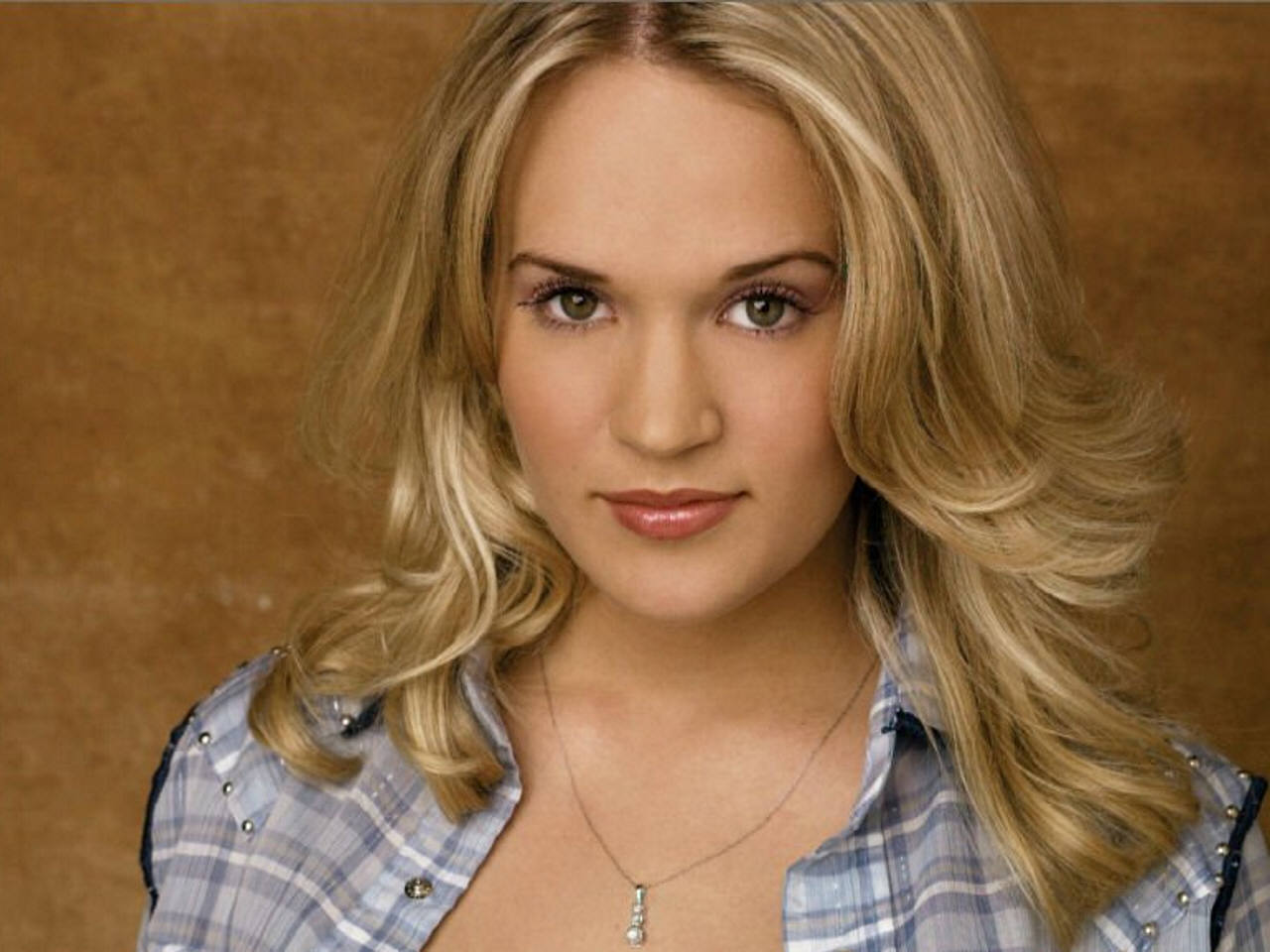 Carrie Underwood Hot Pictures, Photo Gallery & Wallpapers