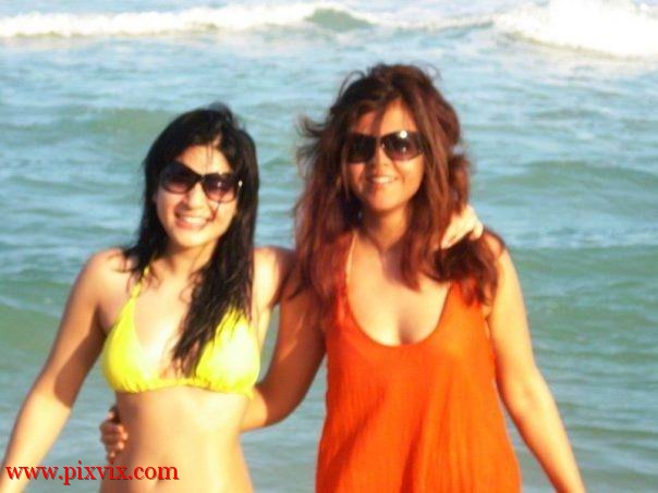 604px x 453px - Pakistani Celebrities: Maria Wasti and Ayesha Omer Bikini Pics