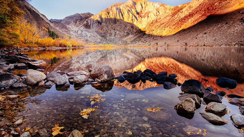 Convict Lake. Autumn View