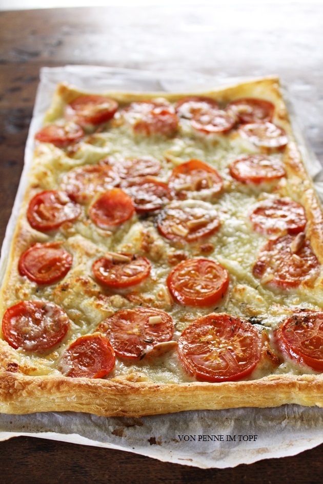 Penne im Topf: Schnelle Blätterteig-Tomaten-Mozzarella-Tarte