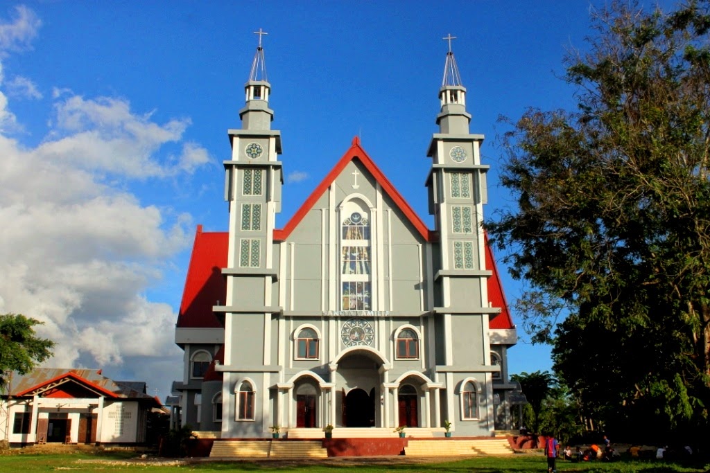 Fotografi Gereja Katolik di Indonesia: Gereja Katolik St. Familia