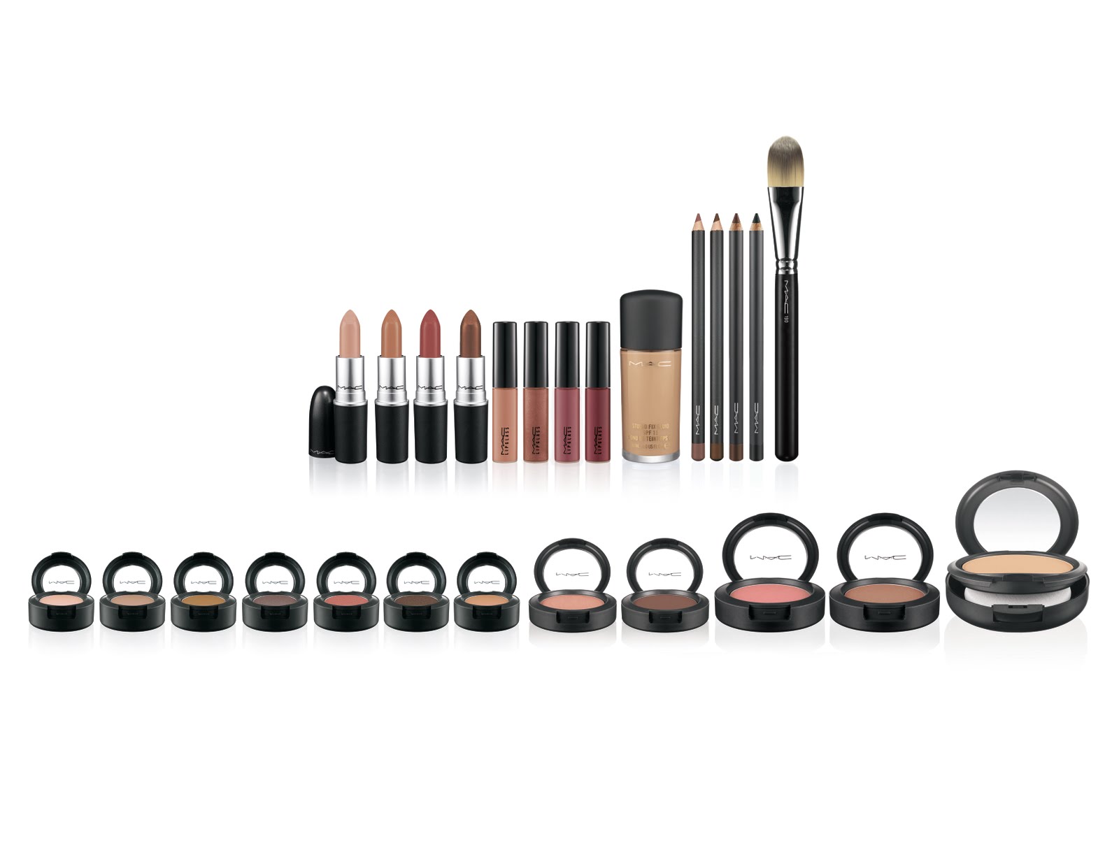 Mac me. Косметика мак. косметичка mac. косметика mac в 2010 году. mac cosmetics фирменный стиль.