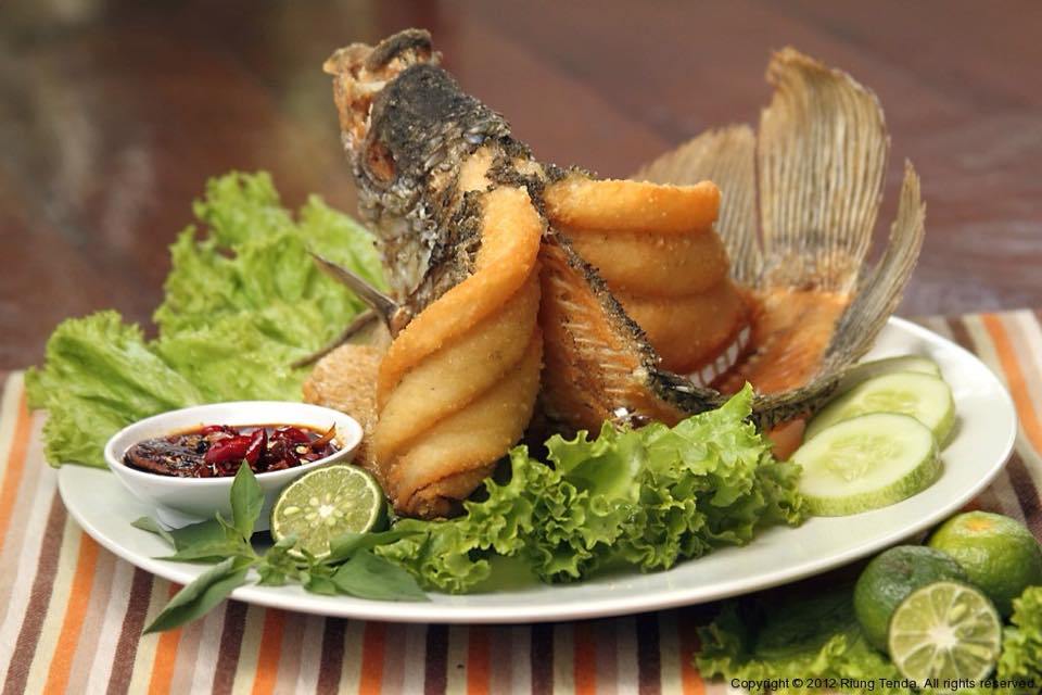 Resep dan Cara Membuat Gurame Goreng Terbang Super Renyah Resep dan Cara Membuat Gurame Goreng Terbang Super Renyah