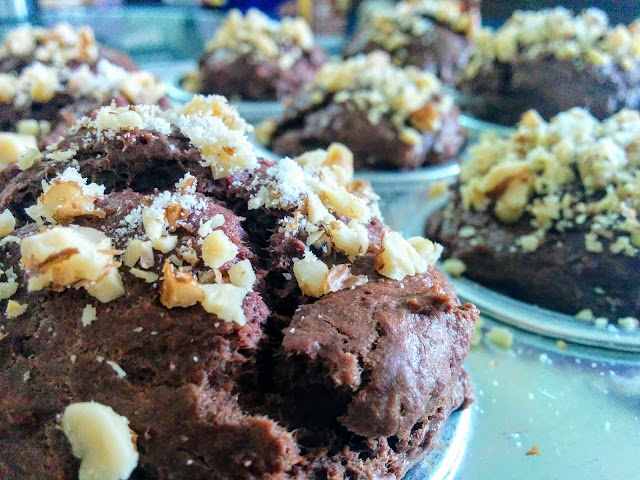 Sugarless Gluten-Free Chocolate Cupcakes